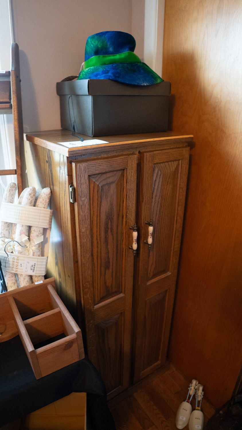 186 Hamilton St estate sale item 24