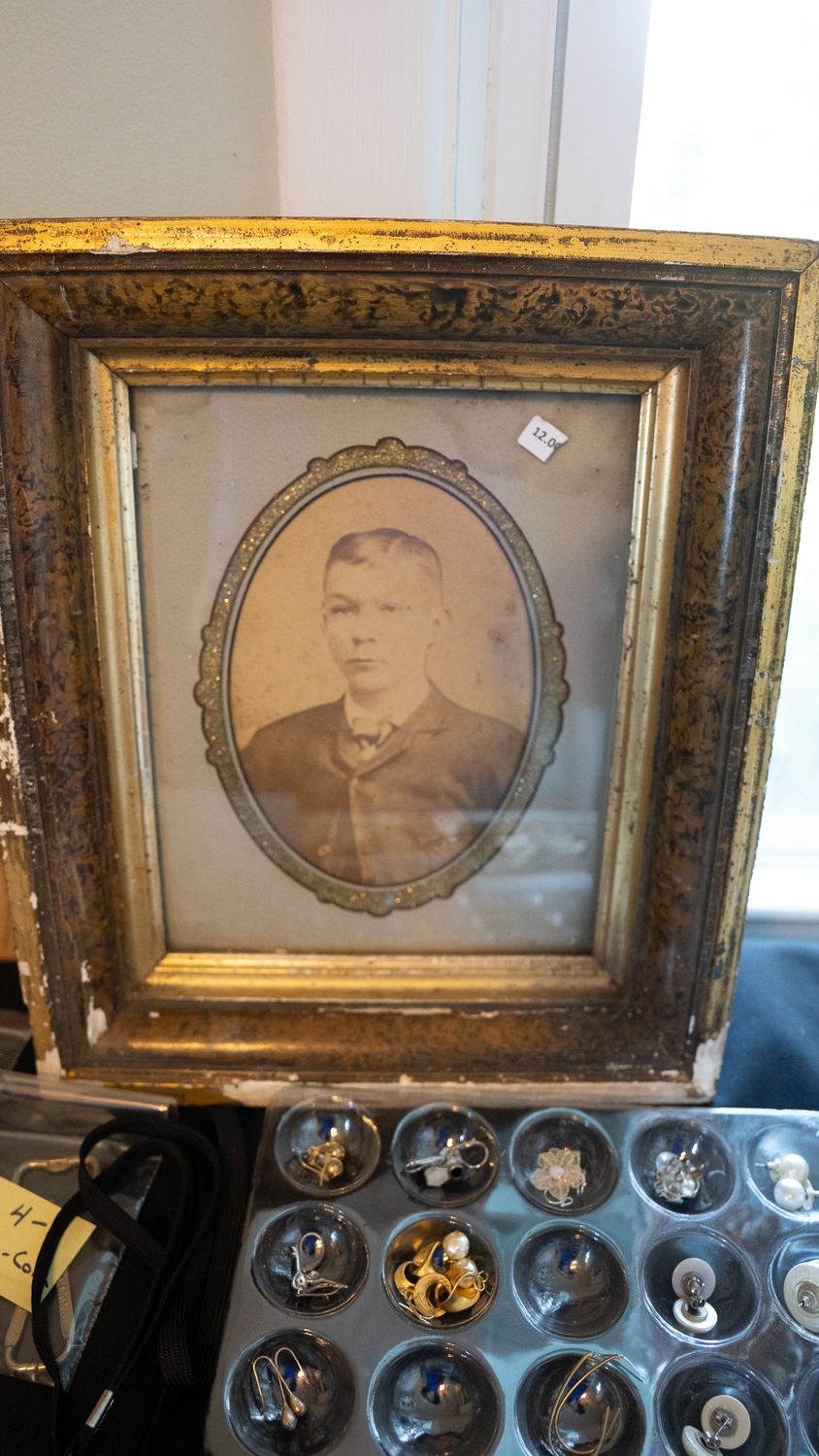 186 Hamilton St estate sale item 80