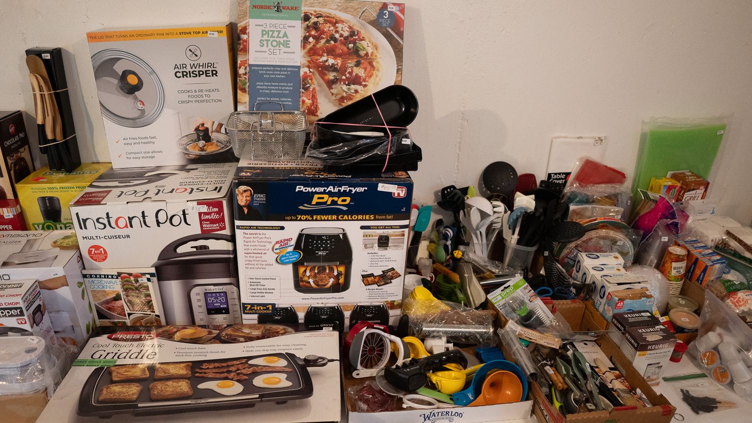 186 Hamilton St estate sale item 147