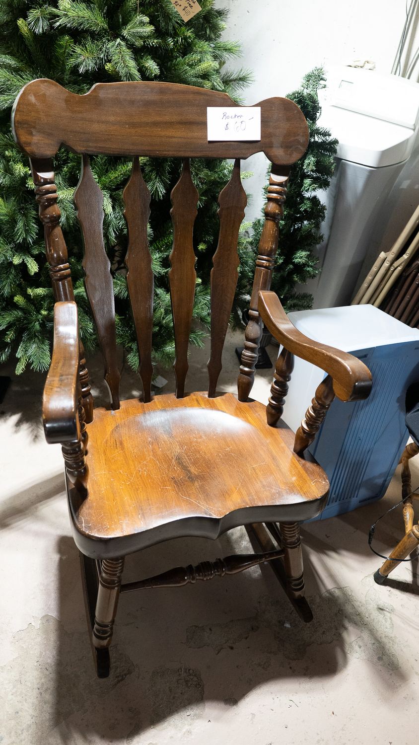 186 Hamilton St estate sale item 174
