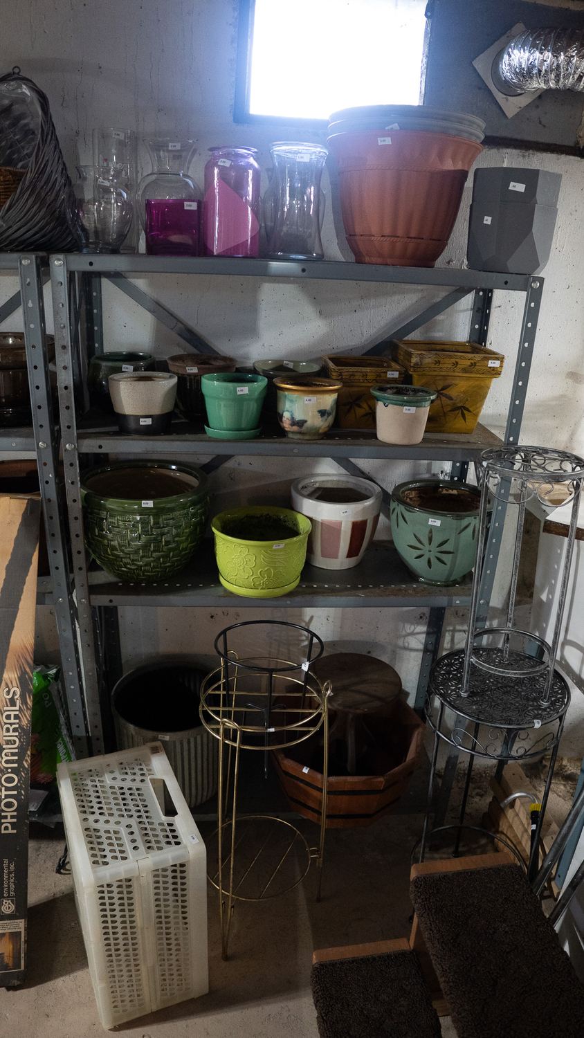 186 Hamilton St estate sale item 184