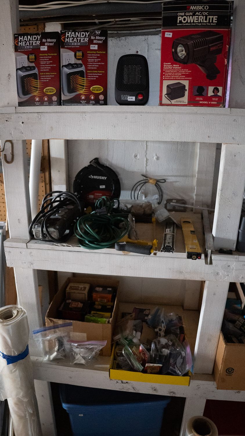 186 Hamilton St estate sale item 196