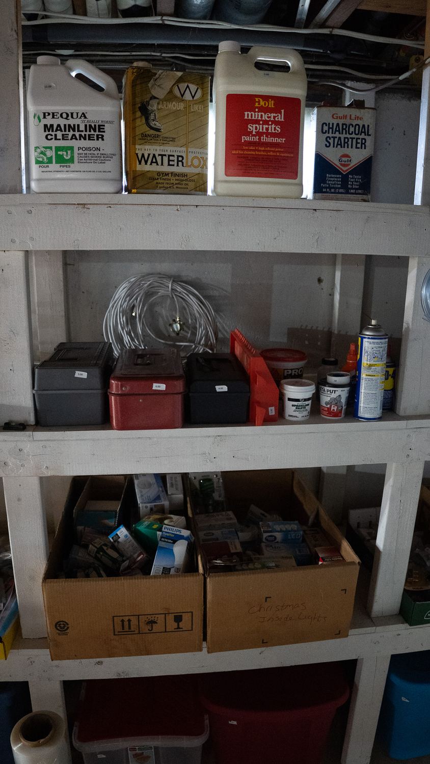 186 Hamilton St estate sale item 197