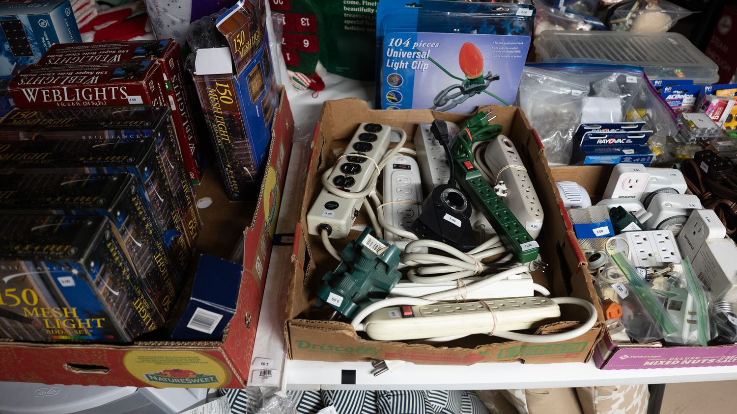 186 Hamilton St estate sale item 209