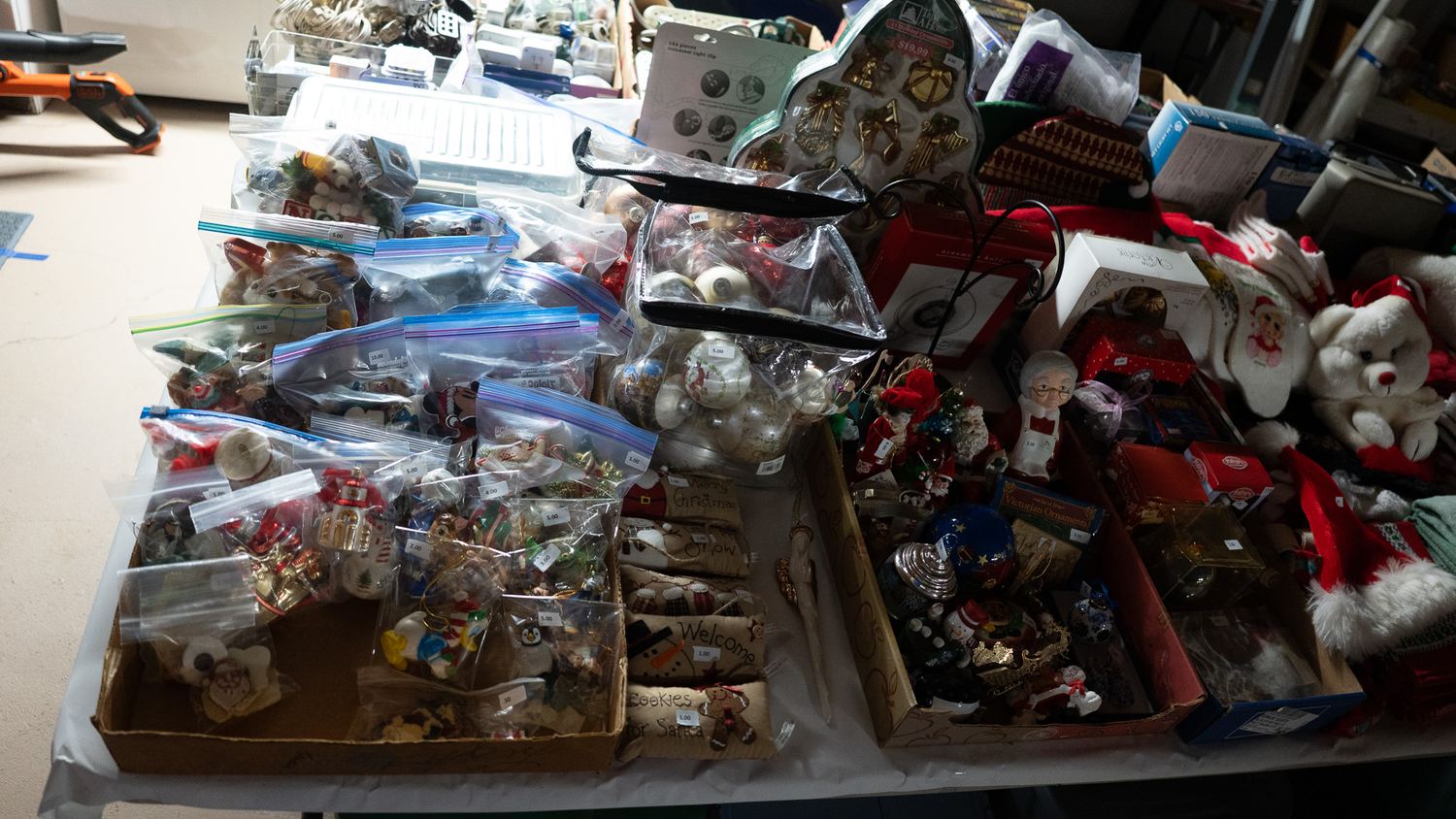 186 Hamilton St estate sale item 212
