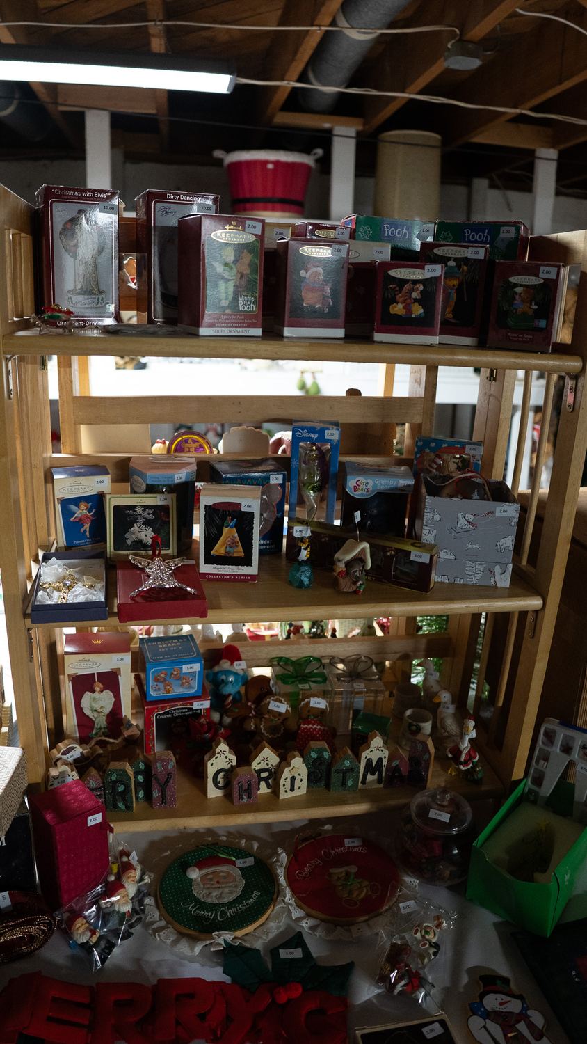 186 Hamilton St estate sale item 218