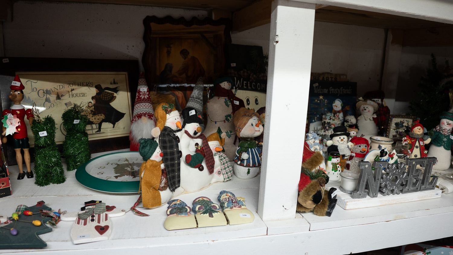 186 Hamilton St estate sale item 226