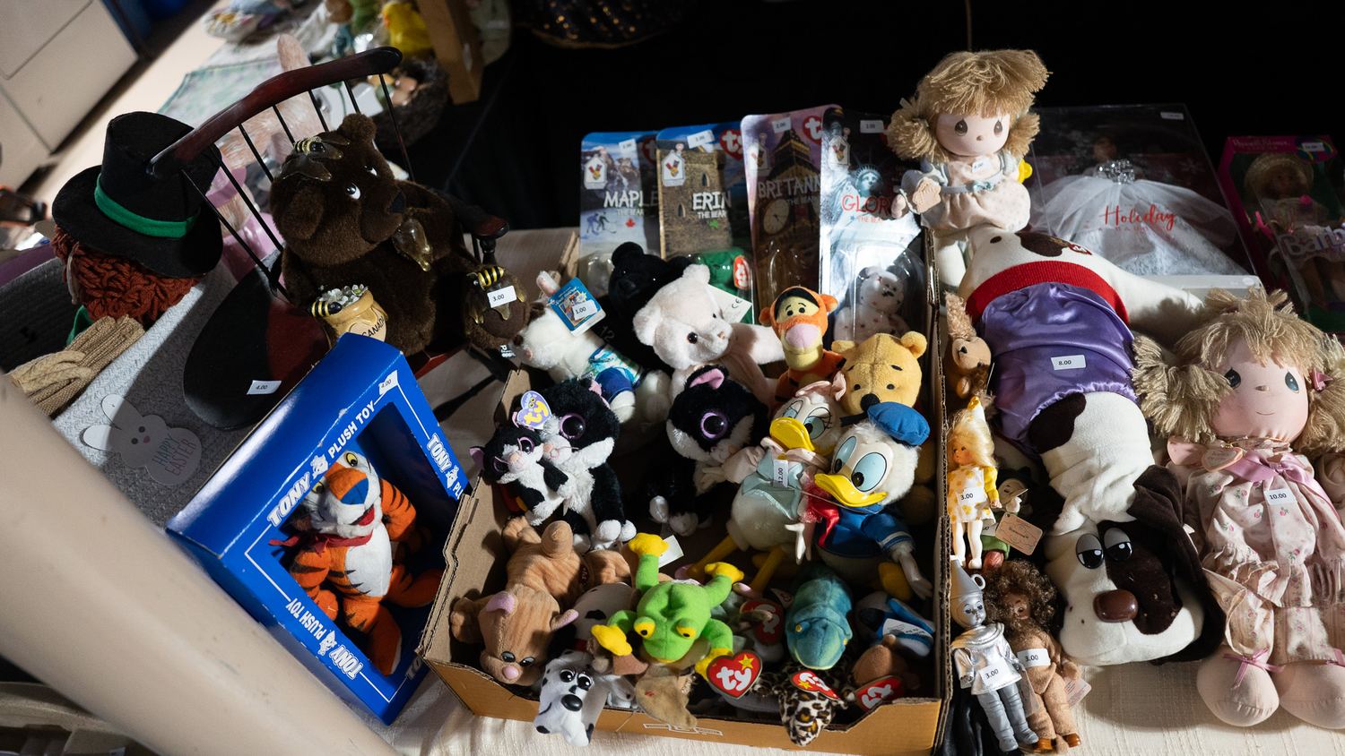 186 Hamilton St estate sale item 251